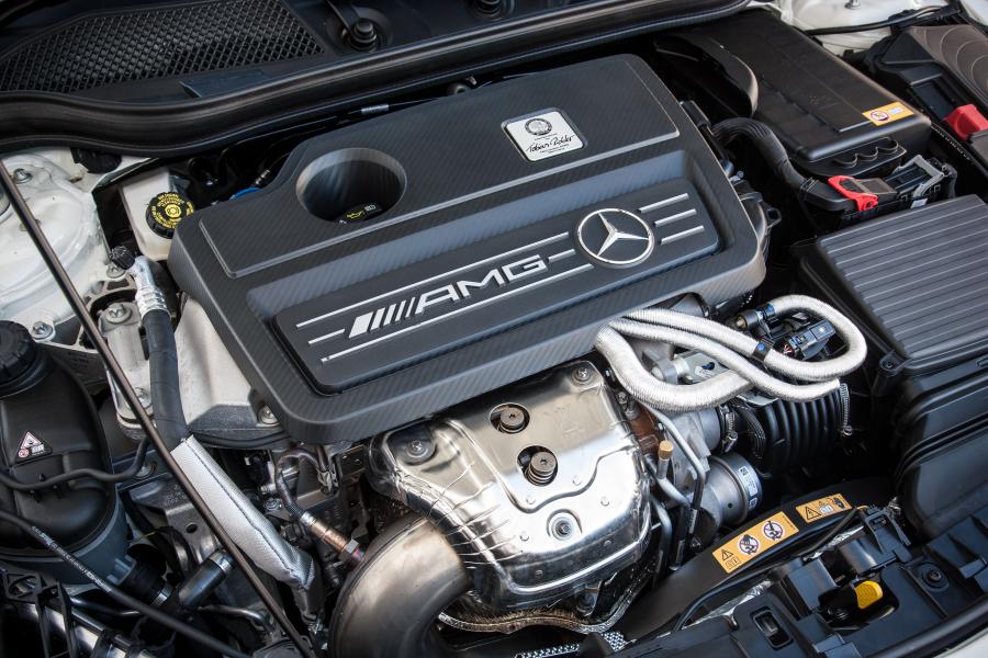  Mercedes-Benz GLA45 AMG 2014 года  (UK) (фото 17 из 23)